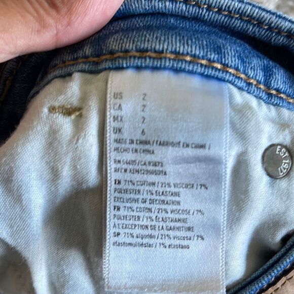 American Eagle‎ Denim Shorts. Size 2 Midi Stretch - Picture 5 of 7